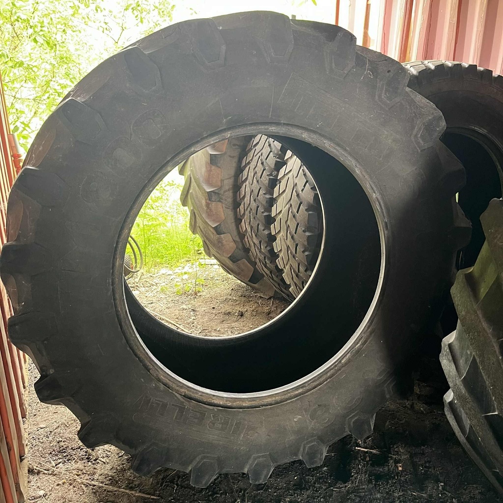 38" - 650/65r38 Pirelli 