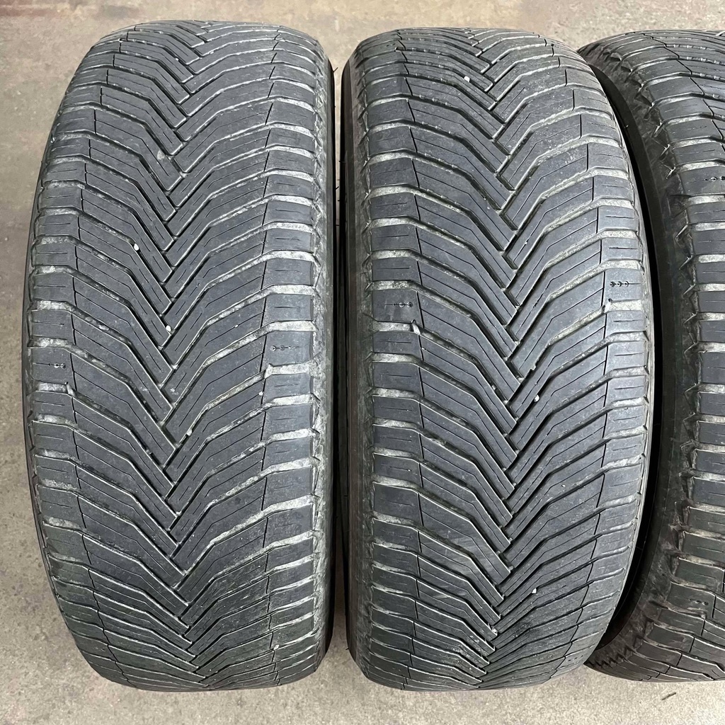 19" - 235/55r19 Michelin CrossClimate 2 VOL 