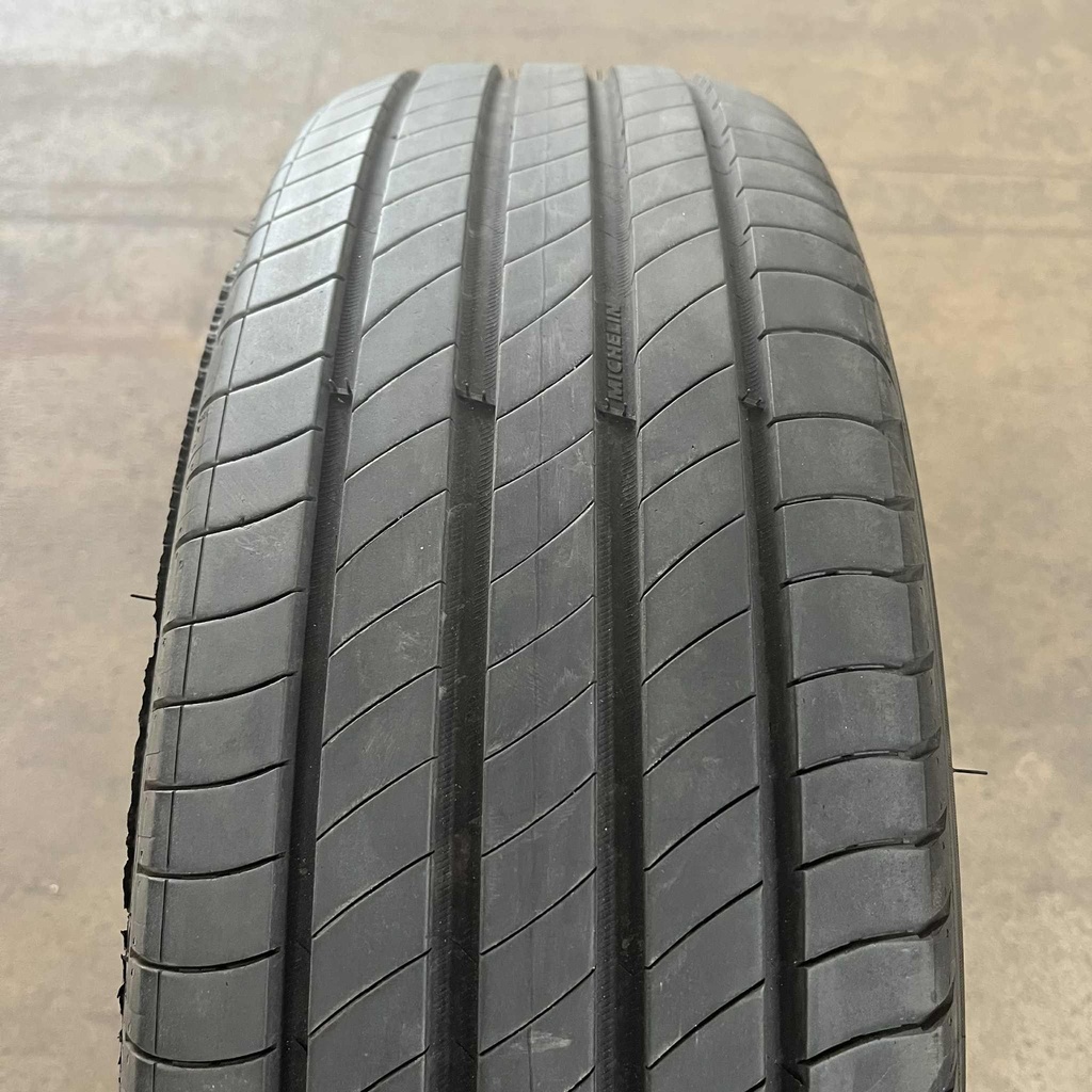 18″ – 195/60r18 Michelin e-Primacy (1 kpl) 