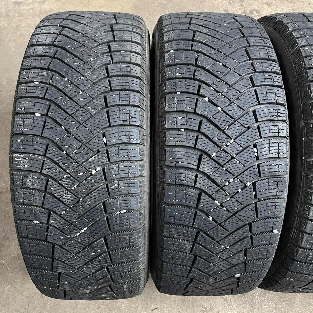 18" - 235/55r18 Pirelli Winter Ice Zero FR 