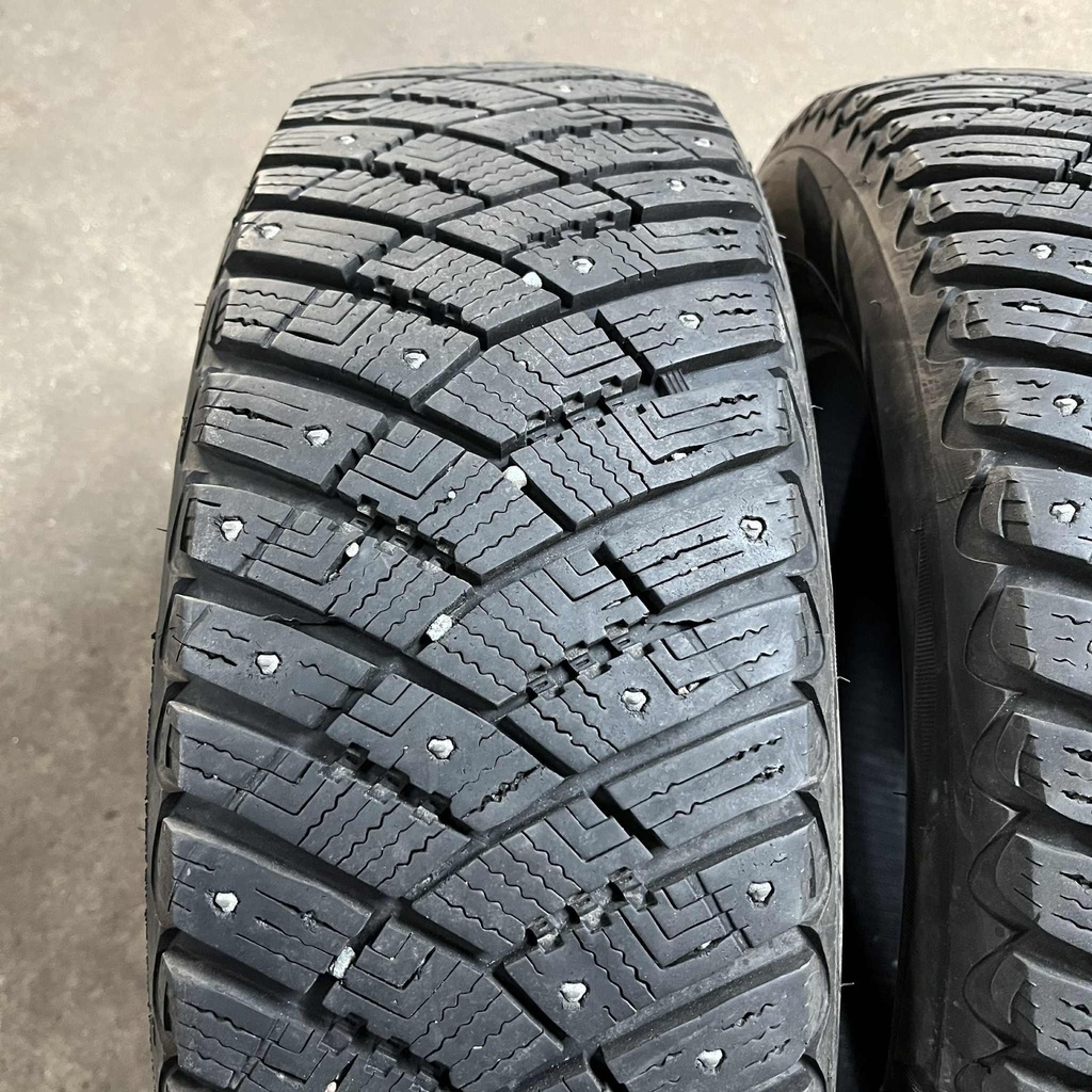 15" - 195/65r15 Goodyear UltraGrip Ice Arctic (2 kpl) 