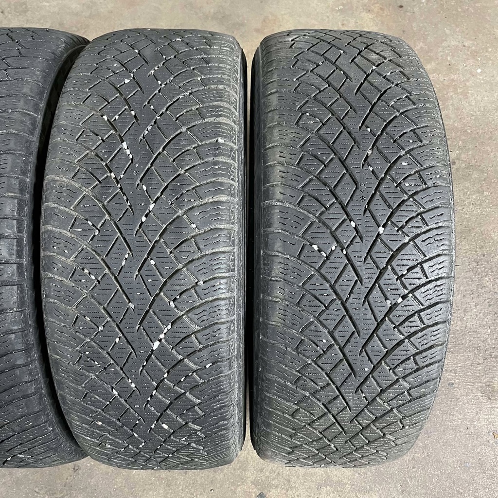 19" - 235/55r19 Nokian Tyres Hakkapeliitta R5 