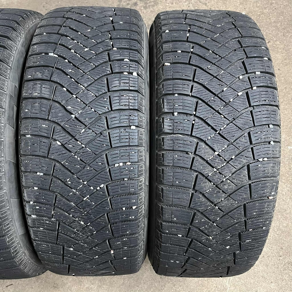 18" - 235/55r18 Pirelli Winter Ice Zero FR 
