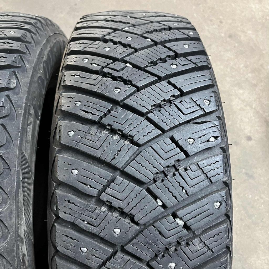 15" - 195/65r15 Goodyear UltraGrip Ice Arctic (2 kpl) 