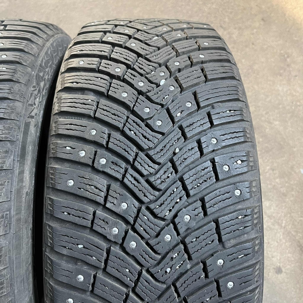 17" - 205/50r17 Continental IceContact 3 (2 kpl) 