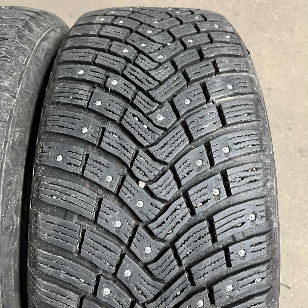 17" - 225/55r17 Continental IceContact 3 (2 kpl) 