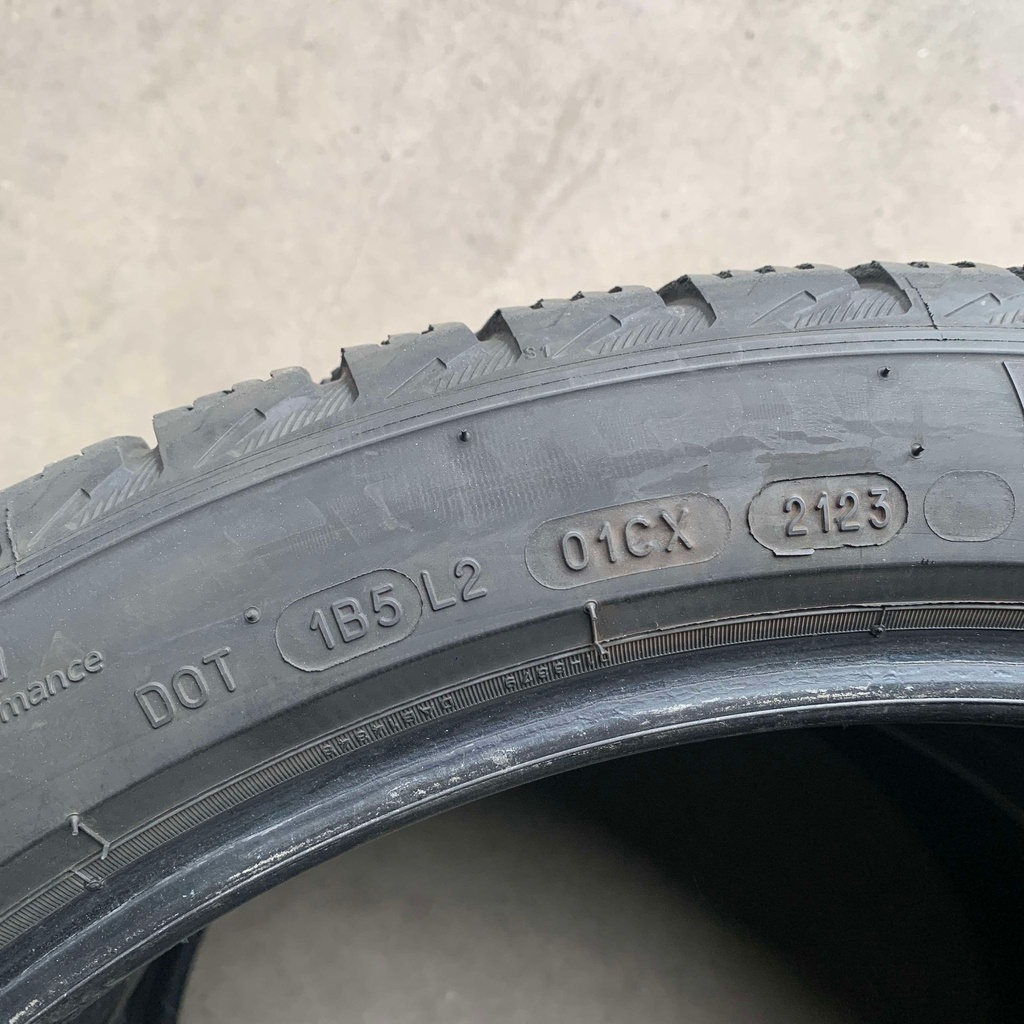 20" - 255/40r20 Michelin X-Ice Snow (2 kpl) 