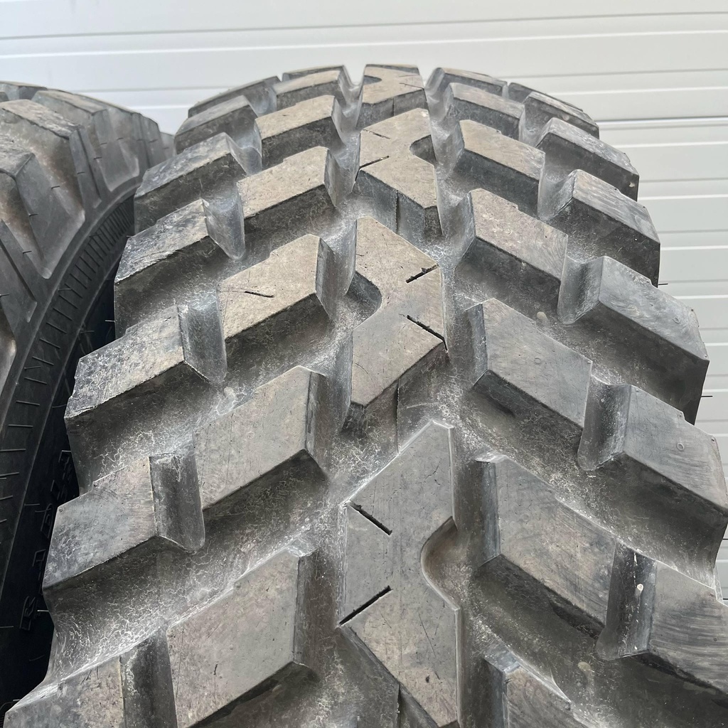 "38 - 480/80r38 Nokian Tyres TRI 2 (2 kpl) 