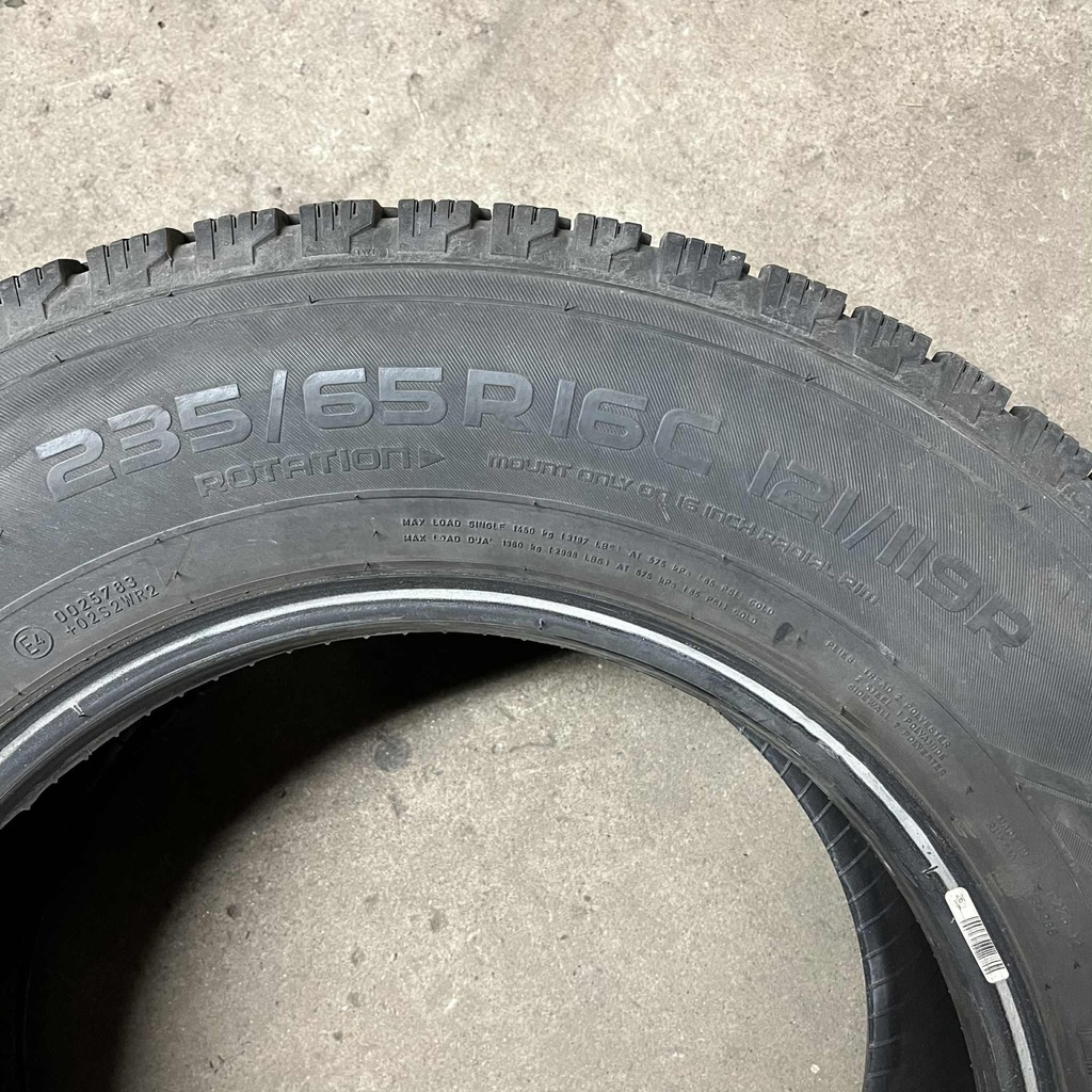 C 16" - 235/65r16C Nokian Tyres Hakkapeliitta C3 (2 kpl) 