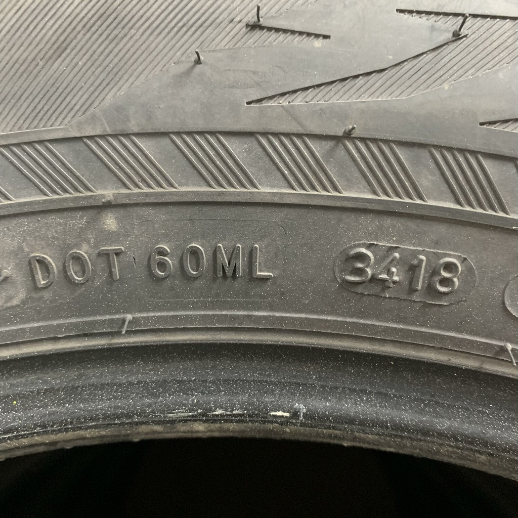 18" - 235/60r18 Nokian Tyres Hakkapeliitta R3 