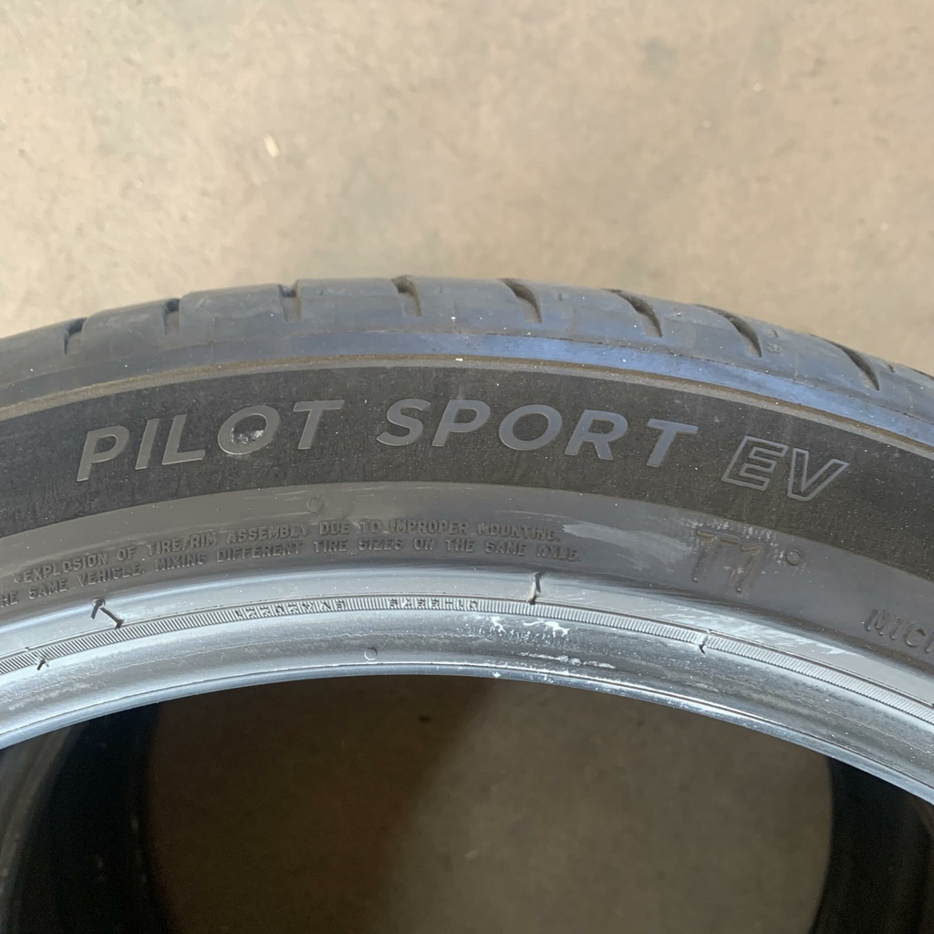 20" - 255/40r20 Michelin Pilot Sport EV Acoustic (2 kpl) 