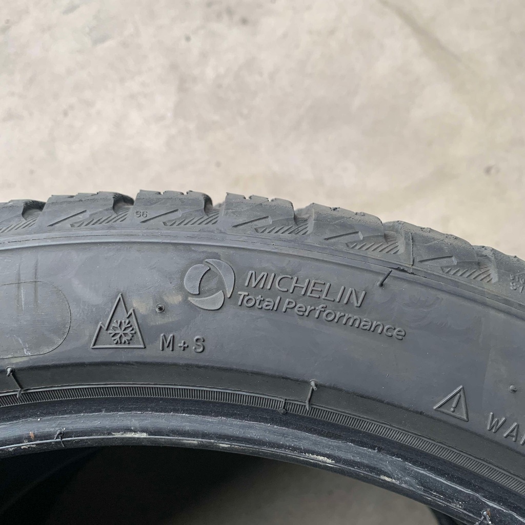 20" - 255/40r20 Michelin X-Ice Snow (2 kpl) 