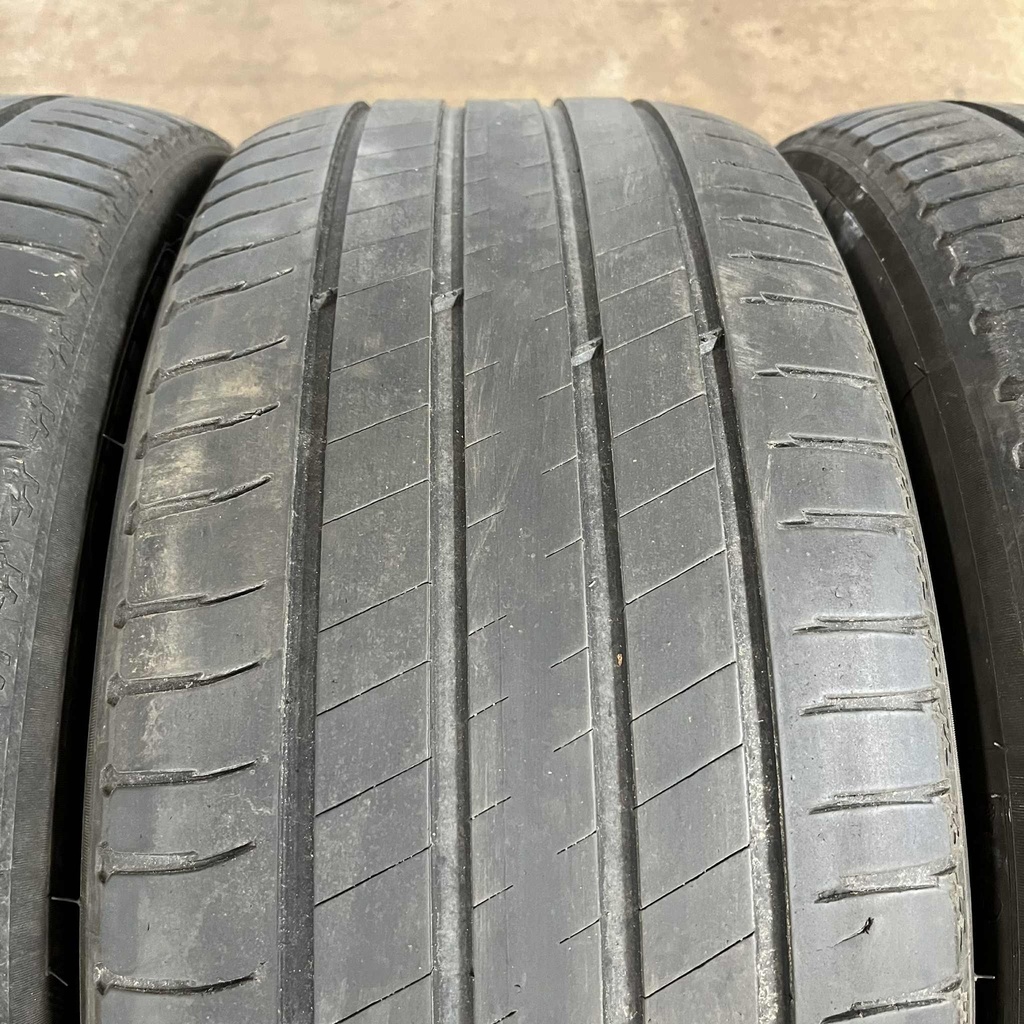 20" - 255/45r20 Michelin Latitude Sport 3 VOL Acoustic 