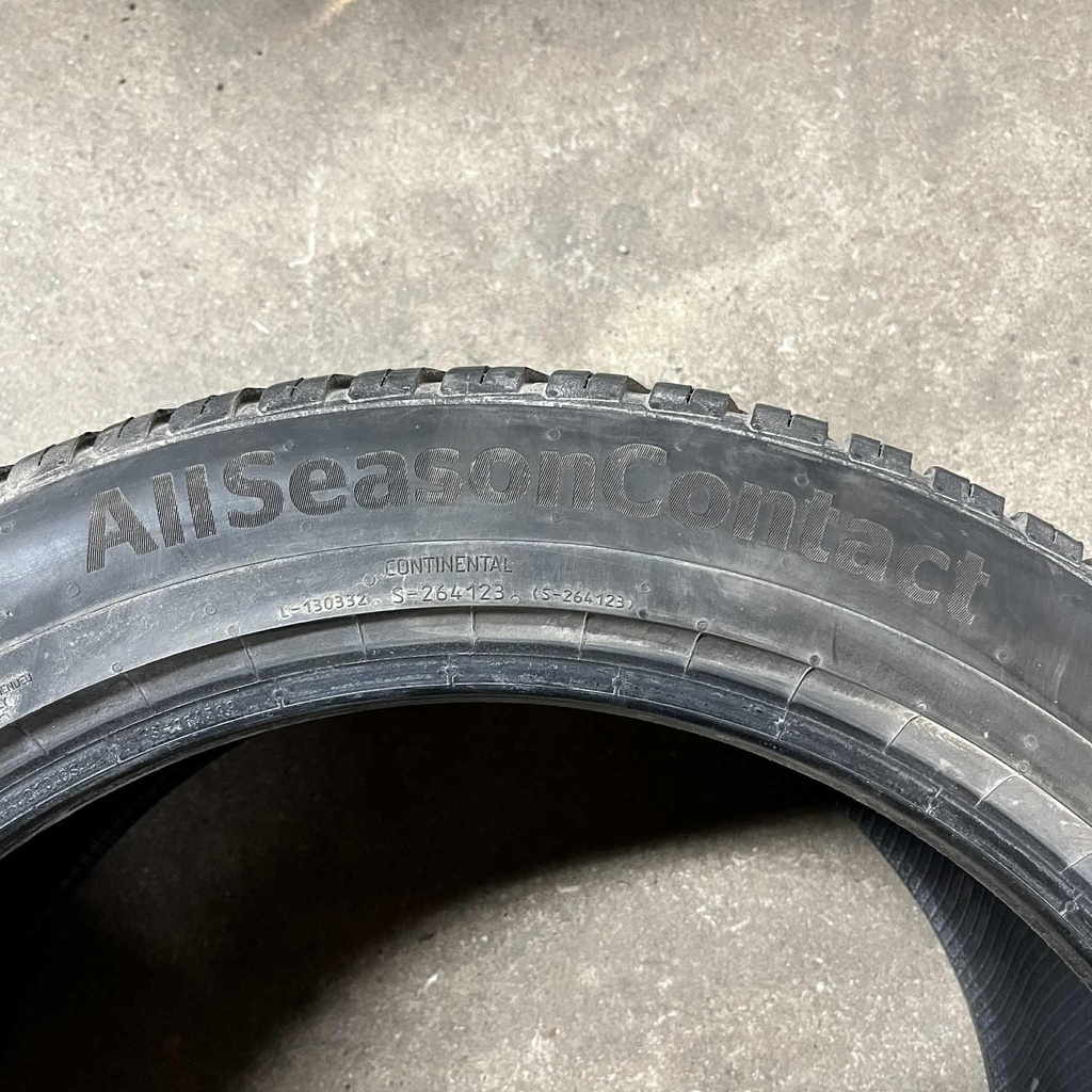 19" - 255/45r19 Continental AllSeason Contact 