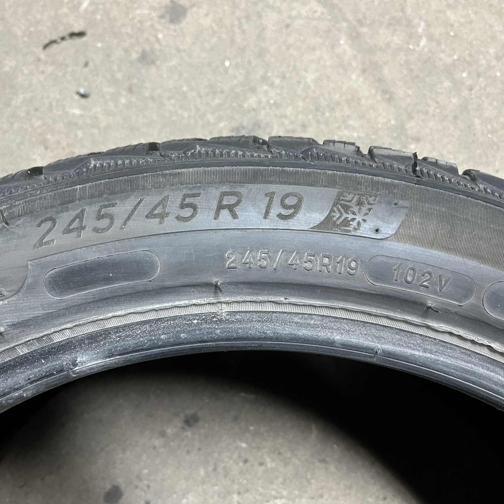 19" - 245/45r19 Michelin Pilot Alpin 5 (2 kpl) 