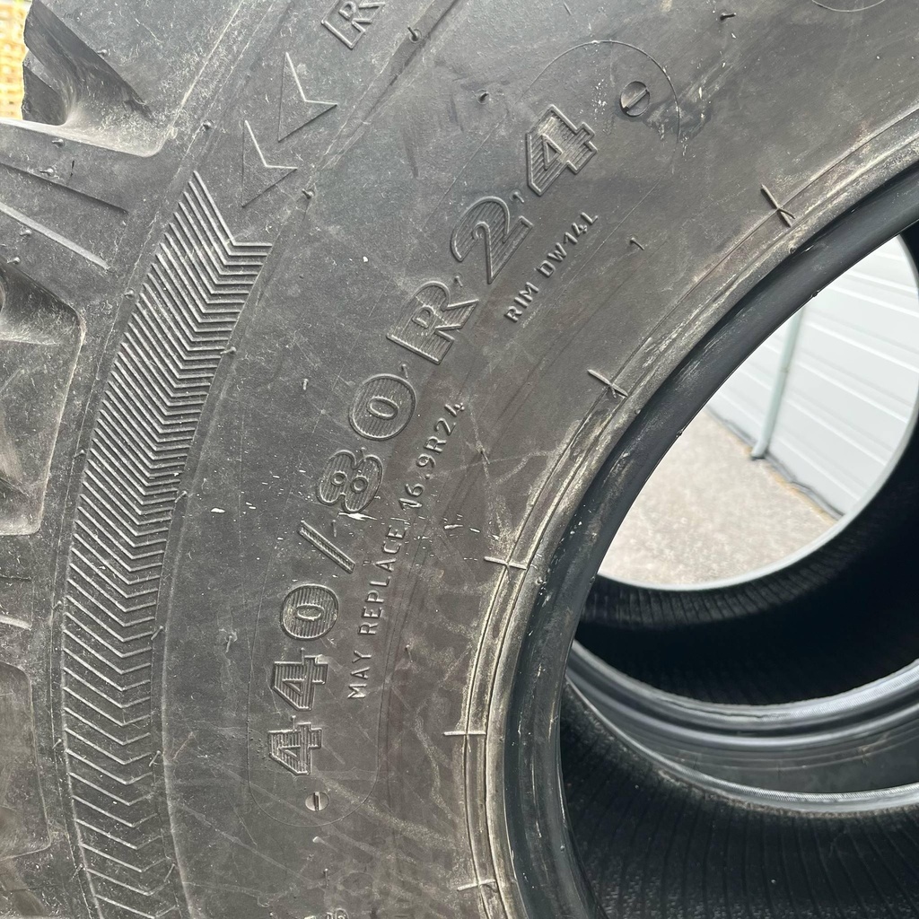 "24 - 440/80r24 Nokian Tyres TRI 2 (2 kpl) 
