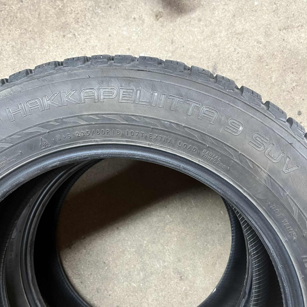 18" - 235/60r18 Nokian Tyres Hakkapeliitta 9 SUV 