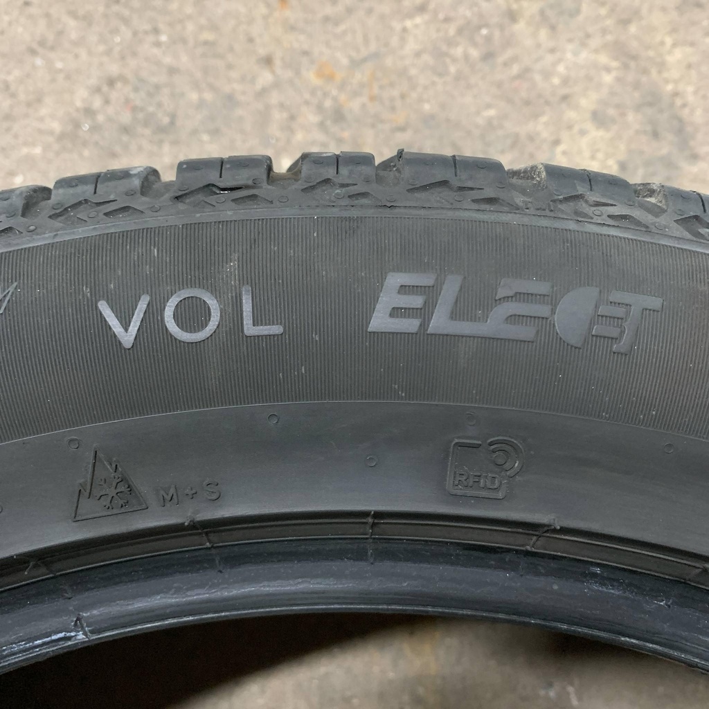 19" - 235/50r19 &amp; 255/45r19 Pirelli Scorpion All Season SF2 