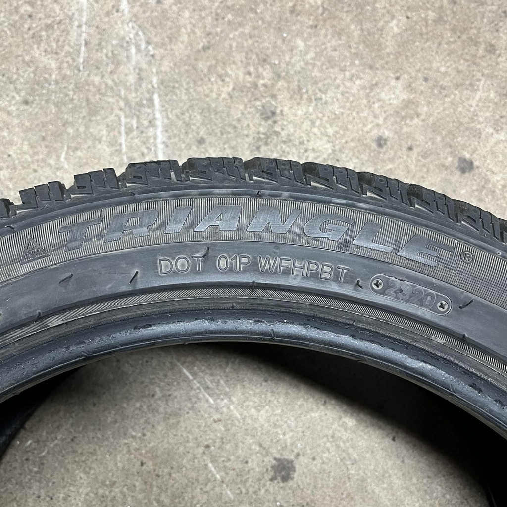 18" - 235/45r18 Triangle IceLynx TI501 