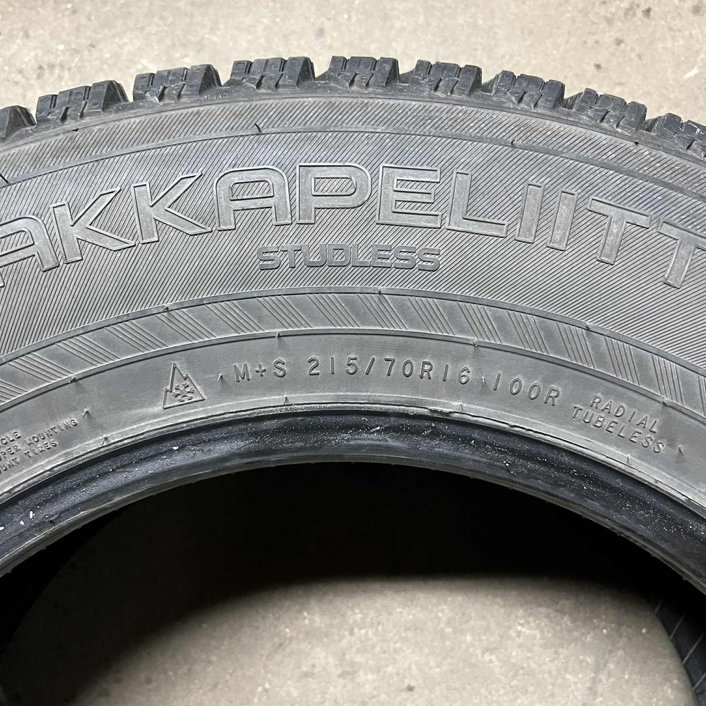 16" - 215/70r16 Nokian Tyres Hakkapeliitta R3 