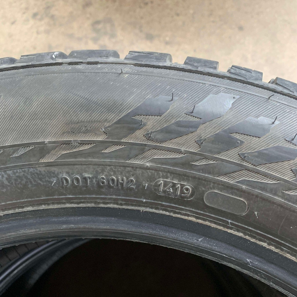 19" - 255/55r19 Nokian Tyres Hakkapeliitta 9 SUV 