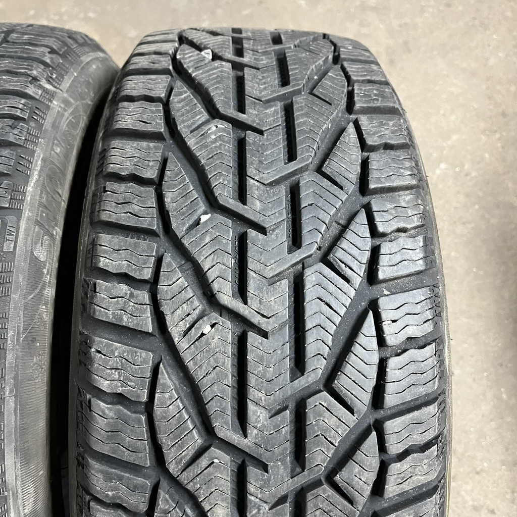 KÄYTETTY 225/45r18 Sebring Snow (2 kpl)