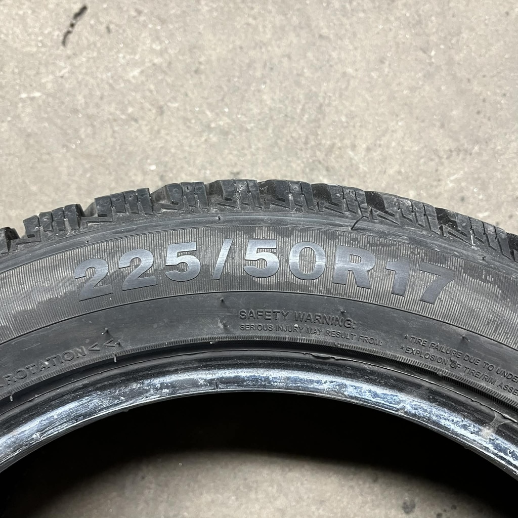 KÄYTETTY 225/50r17 Triangle IceLynx TI501