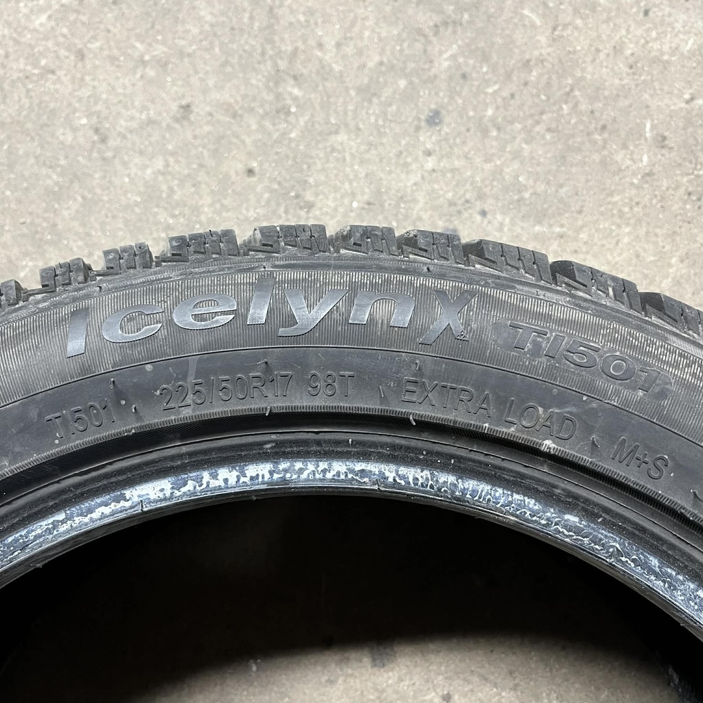 KÄYTETTY 225/50r17 Triangle IceLynx TI501