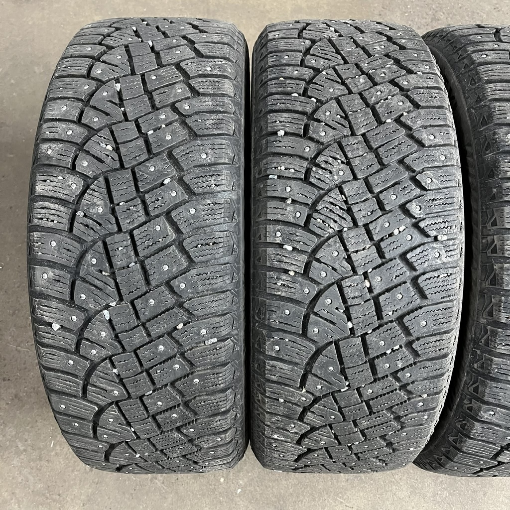 KÄYTETTY 215/55r17 Continental IceContact 2 (2 kpl)