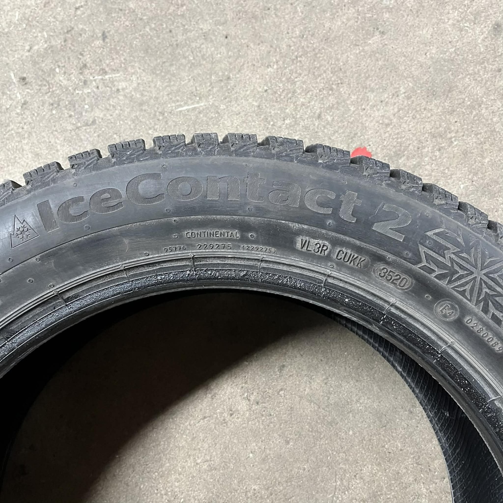 KÄYTETTY 215/55r17 Continental IceContact 2 (2 kpl)