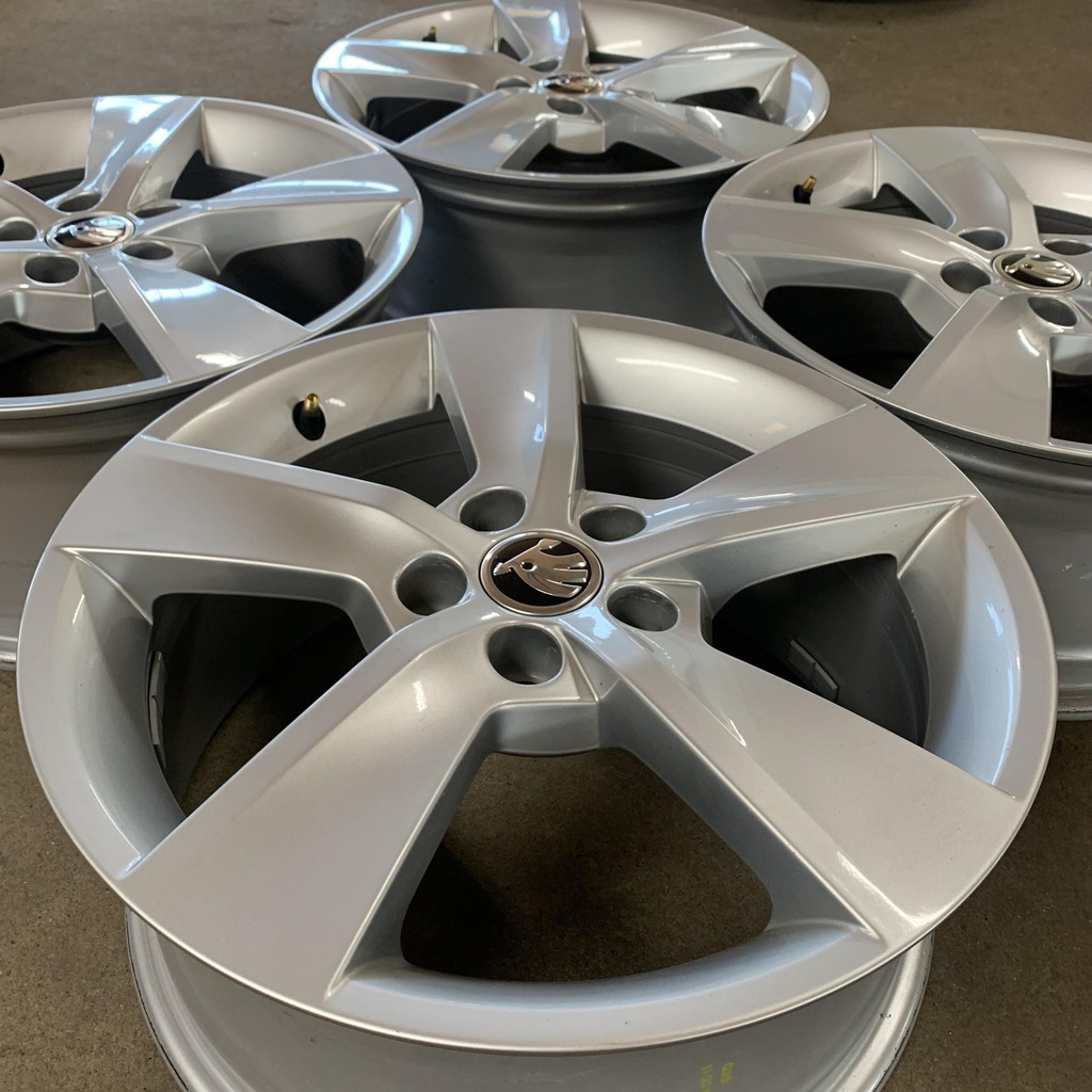 SKODA FABIA ORIGINAL 7.0×16″ 5/100 ET46 CB57.1 / KÄYTETYT VANTEET
