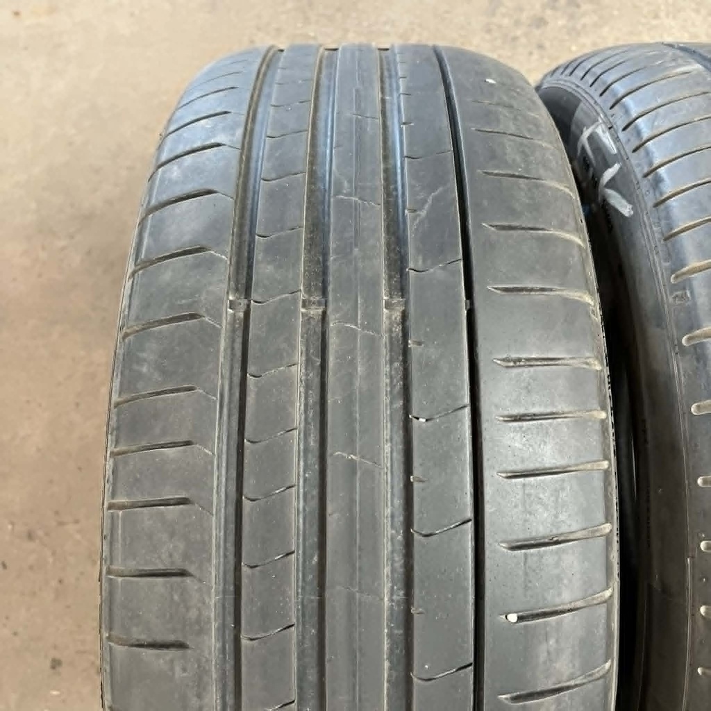 KÄYTETTY 245/40r19 Pirelli P Zero PZ4 (2 kpl)