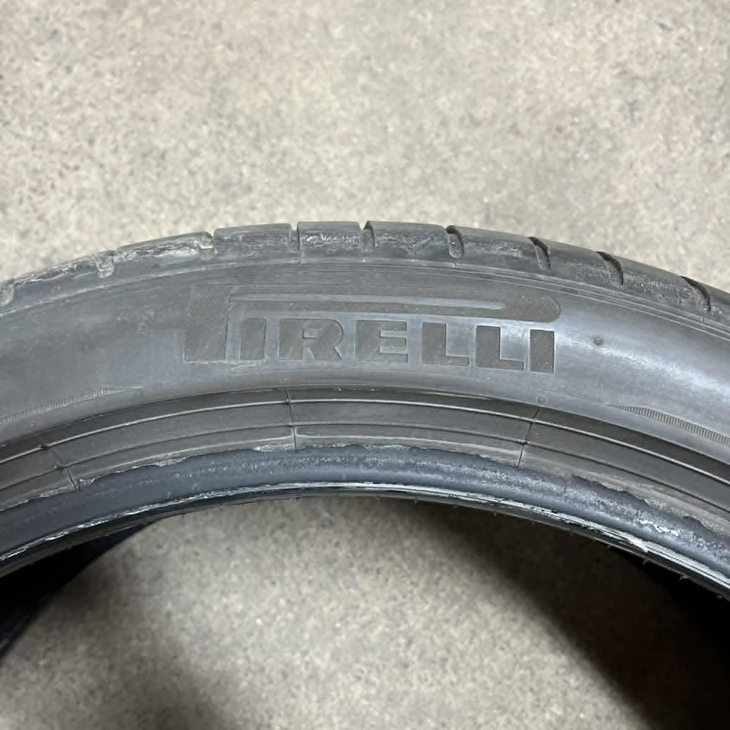 KÄYTETTY 245/40r19 Pirelli P Zero PZ4 (2 kpl)