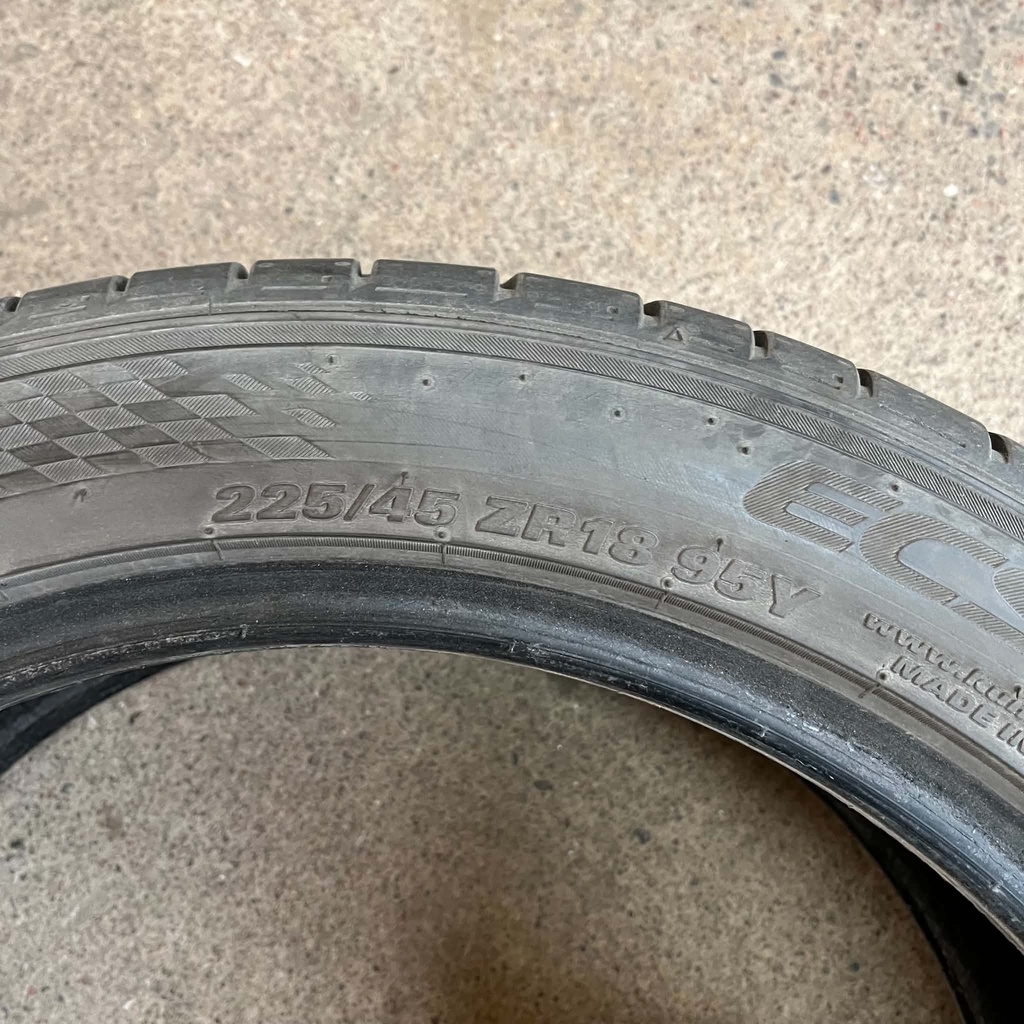 KÄYTETTY 225/45r18 Kumho PS71 (2 kpl)