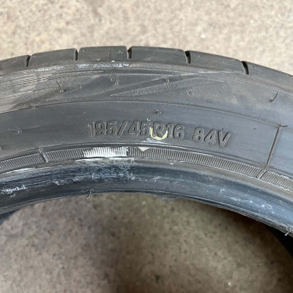 KÄYTETTY 195/45r16 Toyo Proxes Comfort (2 kpl)