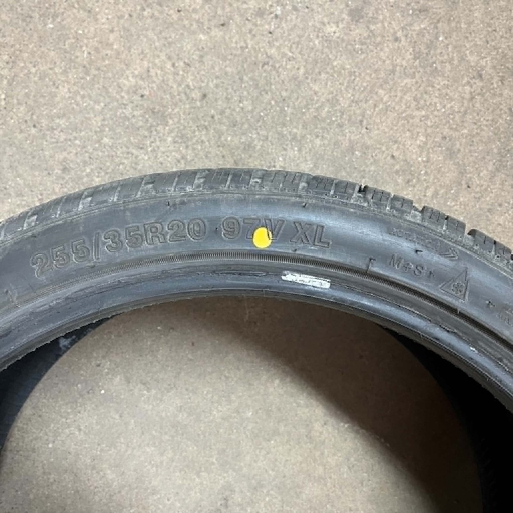 KÄYTETTY 255/35r20 Arivo Winmaster ProX ARW 3 (2 kpl)