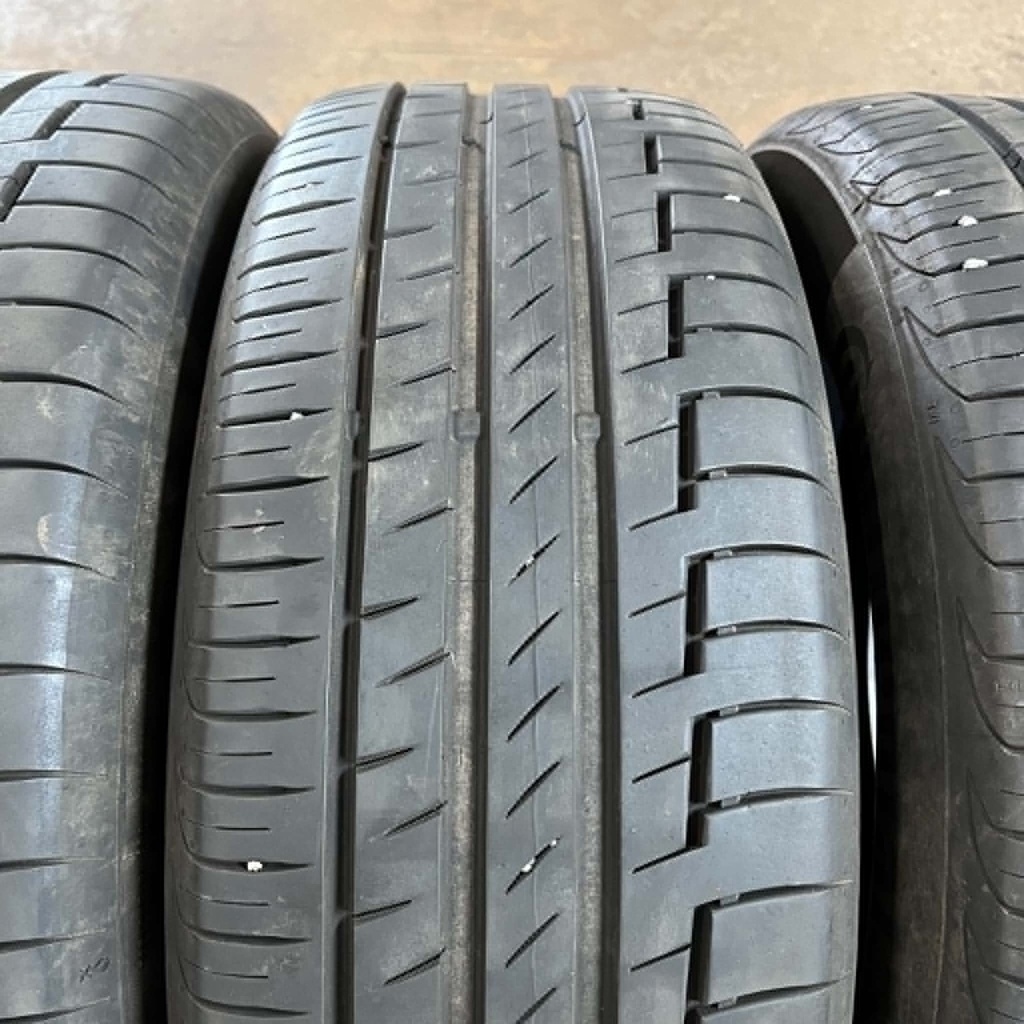 KÄYTETTY 215/55r17 Continental PremiumContact 6