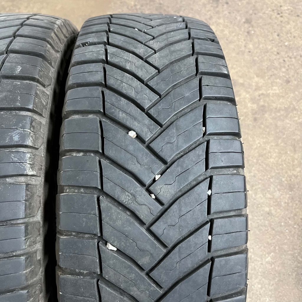 KÄYTETTY 215/70r15C Michelin Agilis CrossClimate