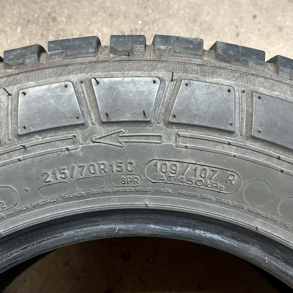 KÄYTETTY 215/70r15C Michelin Agilis CrossClimate