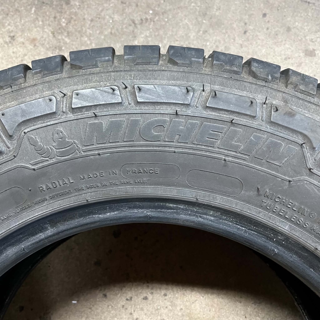 KÄYTETTY 215/70r15C Michelin Agilis CrossClimate