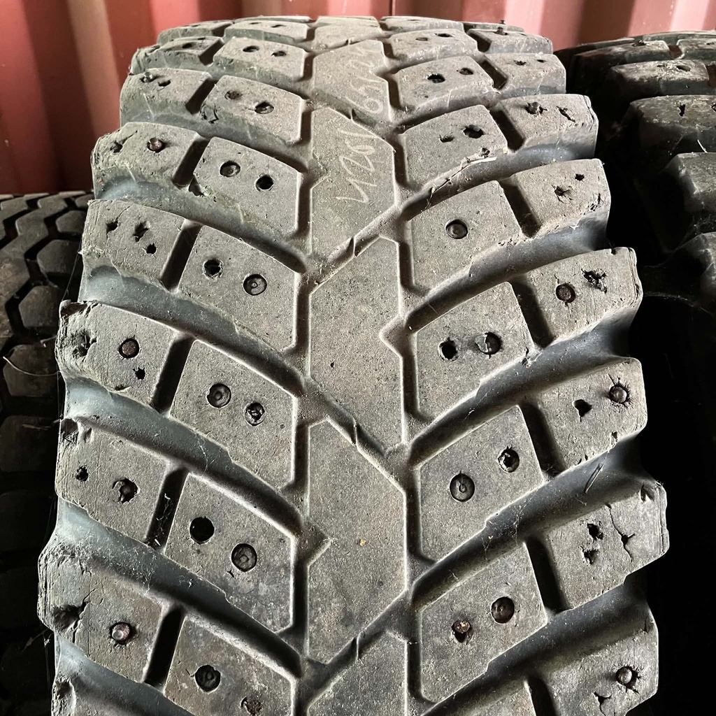 24" - 420/65r24 Nokian Tyres TRI 2