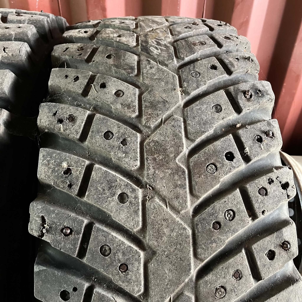 24" - 420/65r24 Nokian Tyres TRI 2