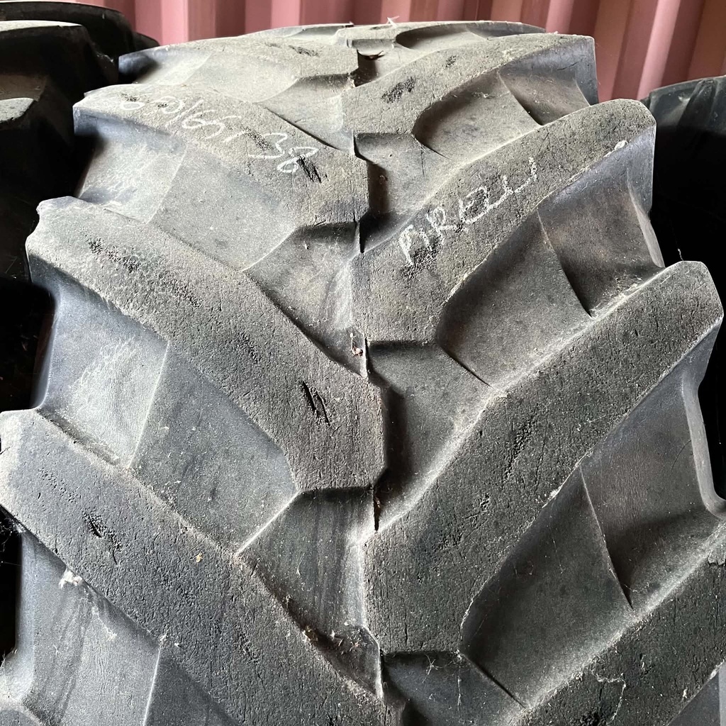 38" - 650/65r38 Pirelli
