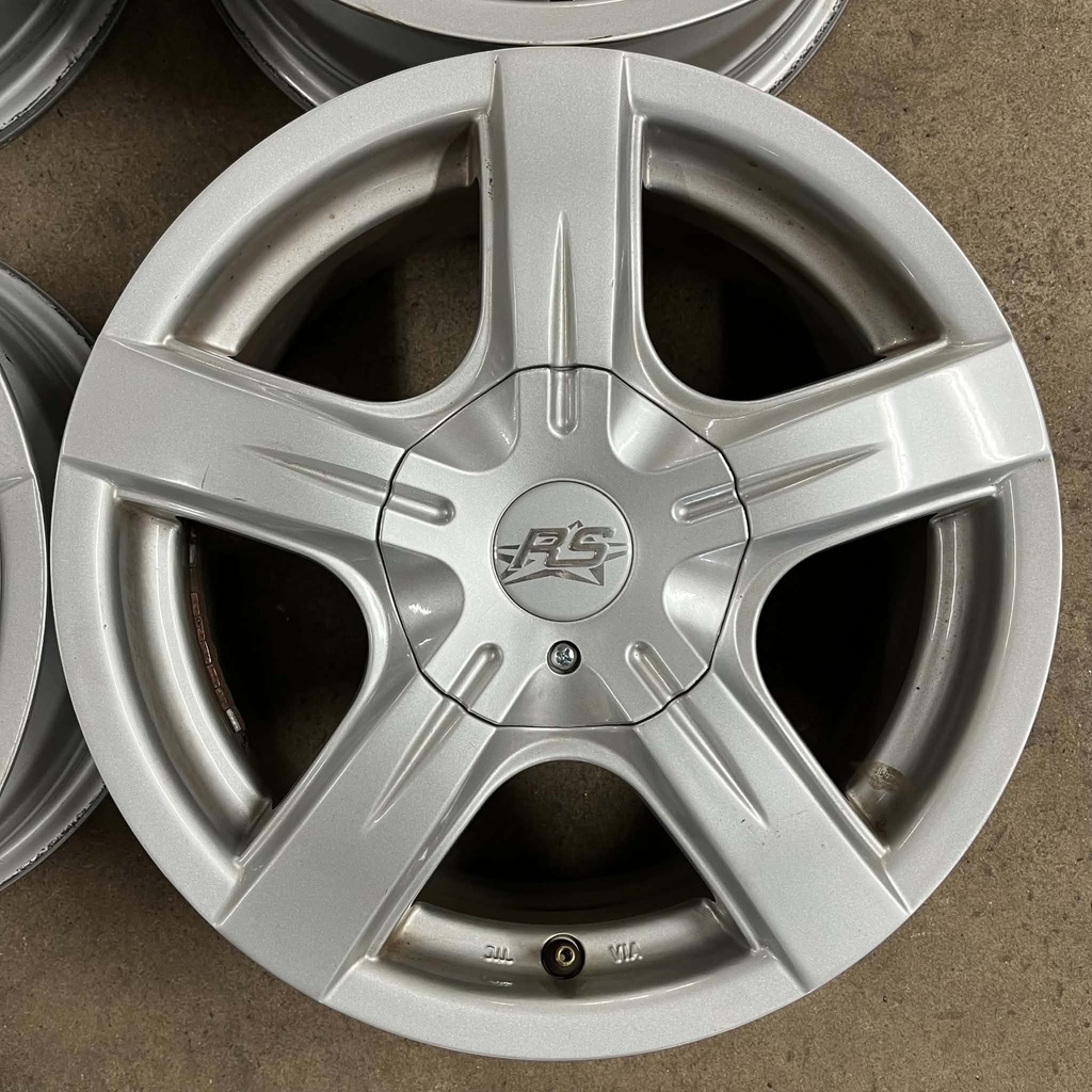 RS BLADE SILVER 6.5×15″ 4/100 ET38 CB73 / KÄYTETYT VANTEET