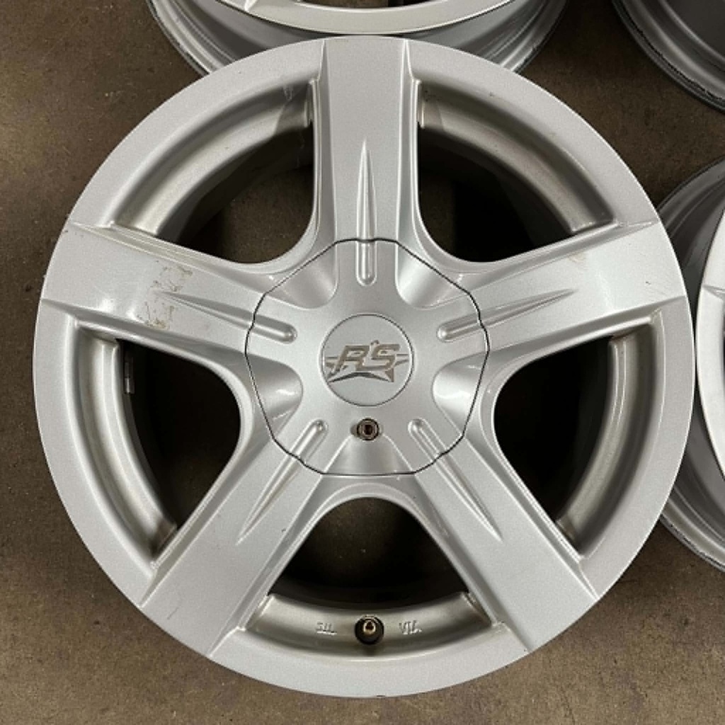 RS BLADE SILVER 6.5×15″ 4/100 ET38 CB73 / KÄYTETYT VANTEET