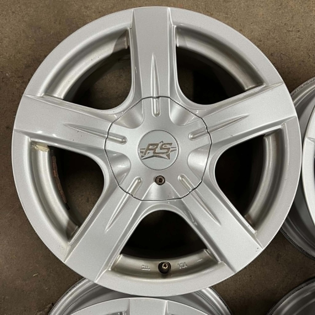 RS BLADE SILVER 6.5×15″ 4/100 ET38 CB73 / KÄYTETYT VANTEET