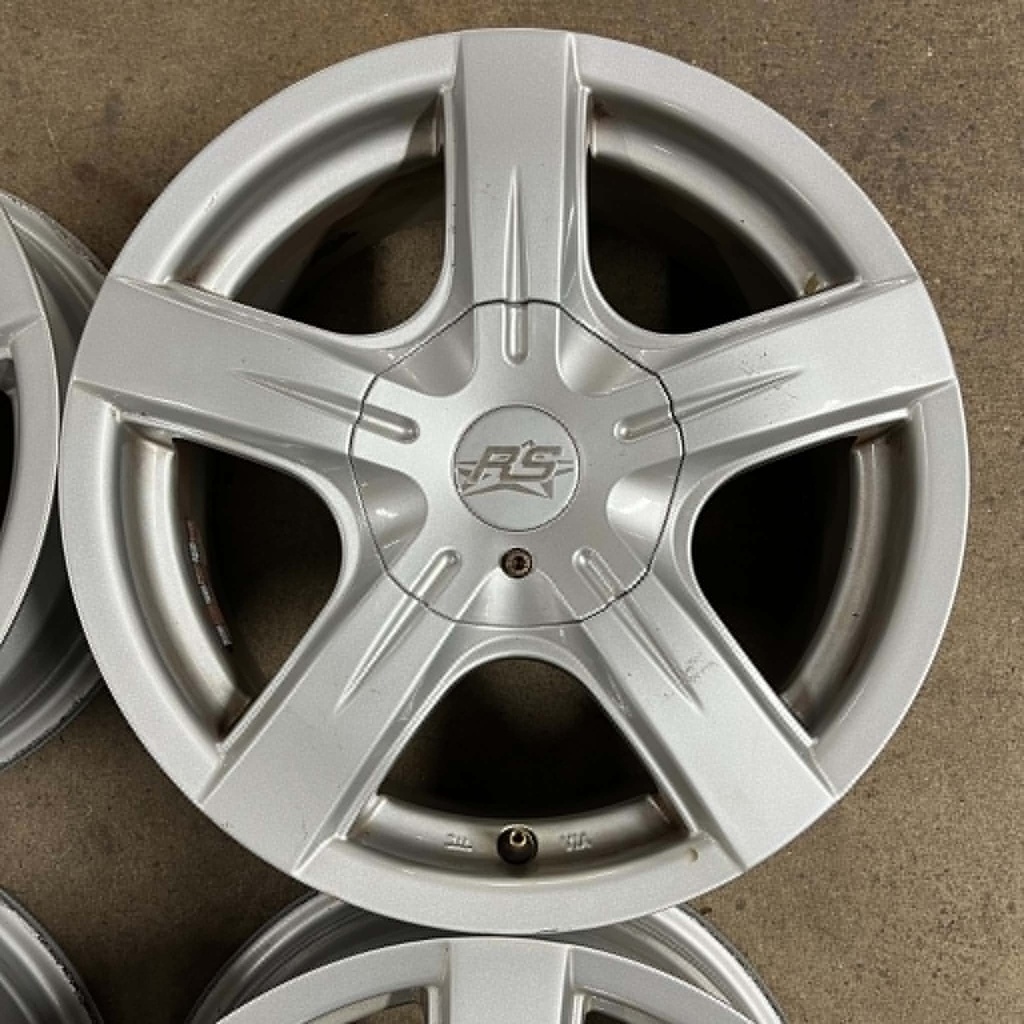RS BLADE SILVER 6.5×15″ 4/100 ET38 CB73 / KÄYTETYT VANTEET