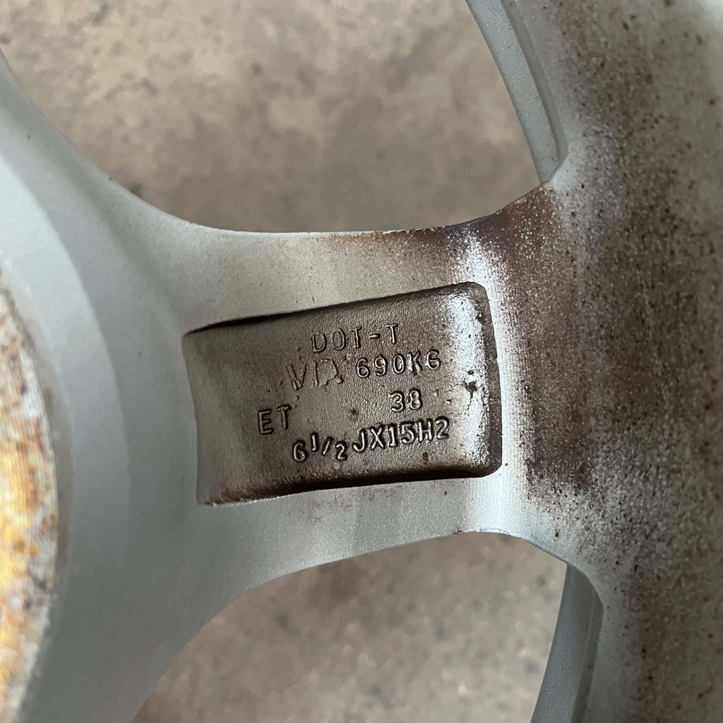 RS BLADE SILVER 6.5×15″ 4/100 ET38 CB73 / KÄYTETYT VANTEET