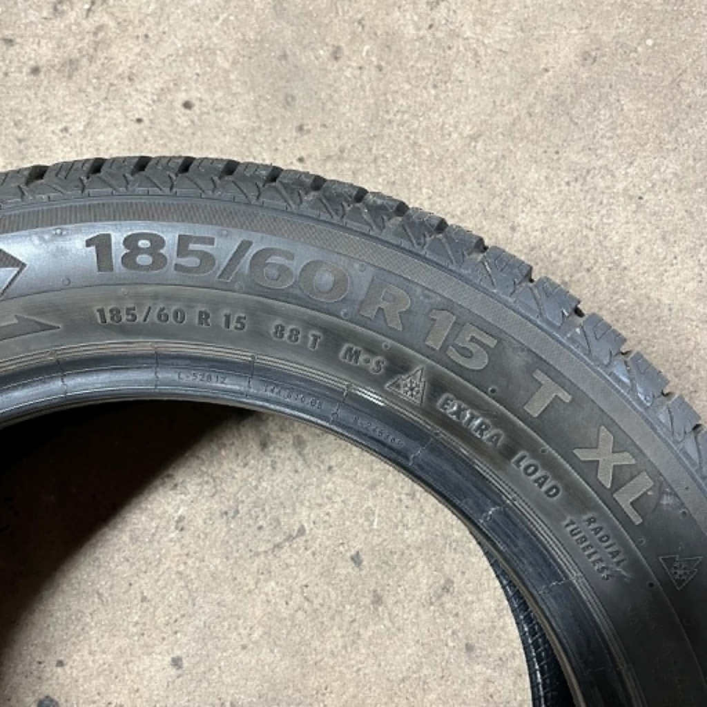 KÄYTETTY 185/60r15 Continental VikingContact 7