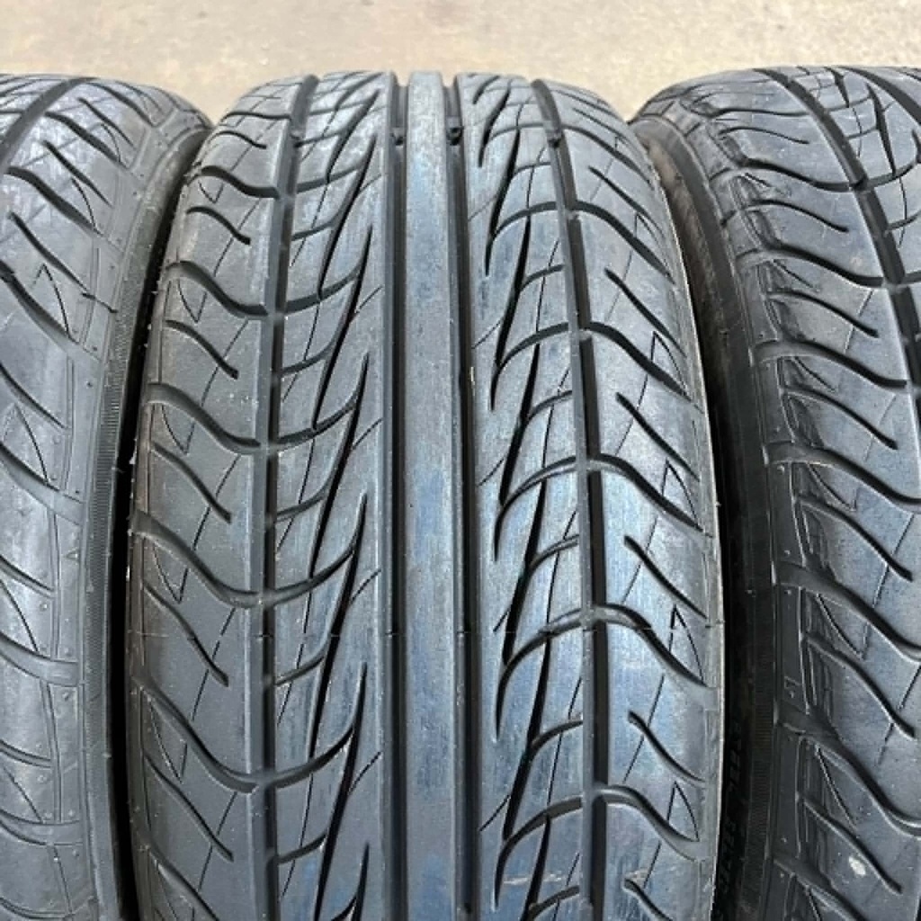 KÄYTETTY 205/60r13 Nankang Toursport 611